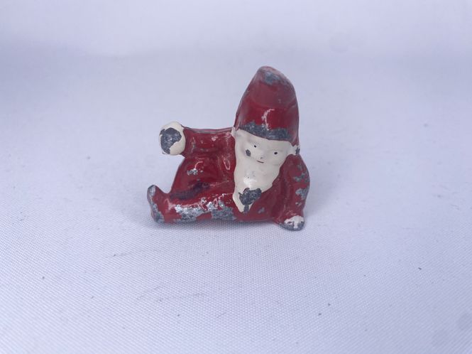 Hovedbilde Liten nisse med snøball